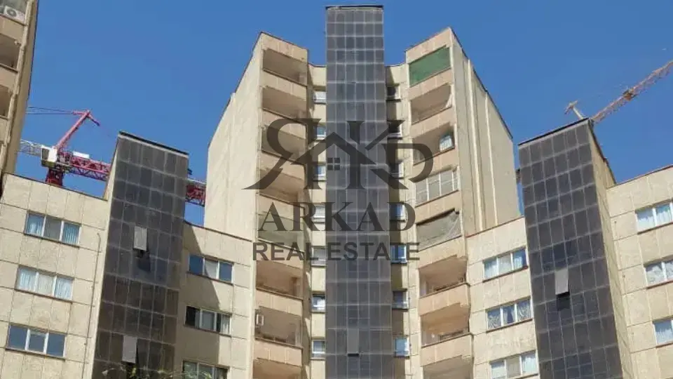 موقعیت مکانی و دسترسی‌های برج‌های قائم